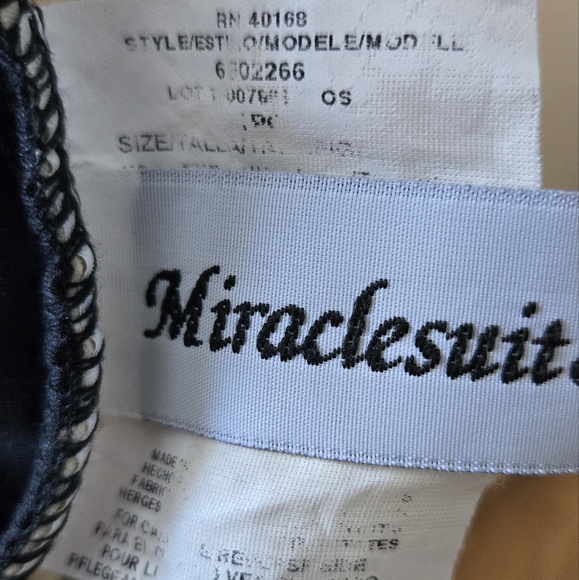 Size 16 Miraclesuit Black and Multicolor Swimsuit EXCELLENT Condtion - Picture 5 of 6